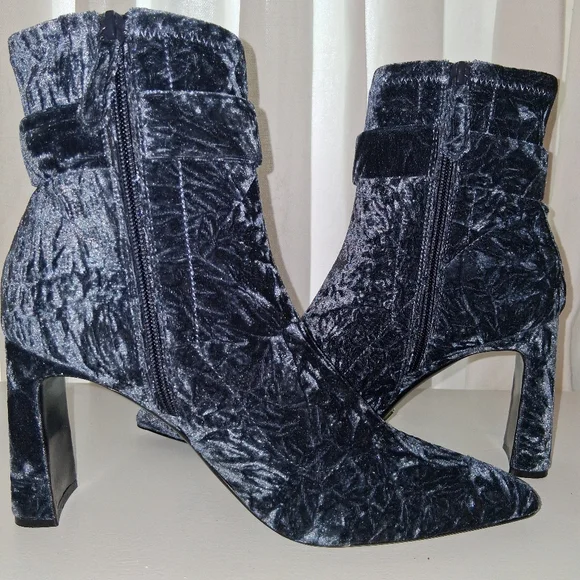 New In Box Badgley Mischka Adrian Ankle Boots Size 9.5 - Picture 8 of 13